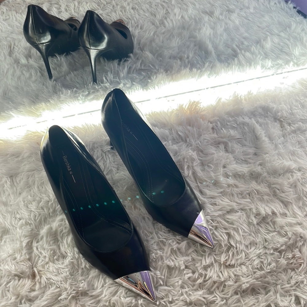 Bershka point toe heels